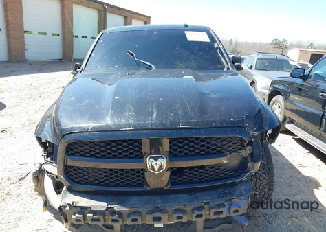 2017 Ram 1500 Express 4X4 5'7 Box из США, поврежденный, VIN 3C6RR7KT2HG548853